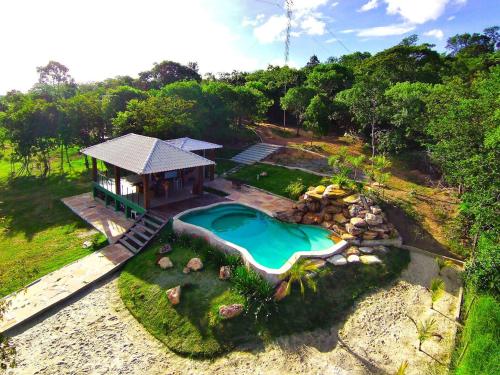 Chalé com hidromassagem e piscina natural defronte Lagoa Lagoa na Serra do Cipó (Chale com hidromassagem e piscina natural defronte Lagoa Lagoa na Serra do Cipo) in Jaboticatubas