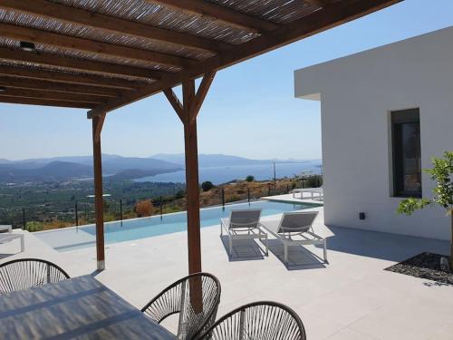 Nafplio Villa, pool & sea view