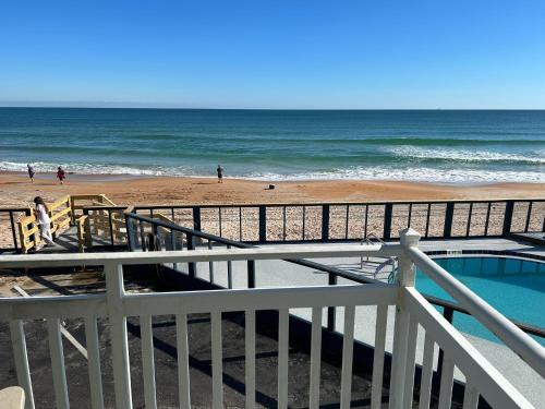 OB Oceanfront Studio - closest to the beach