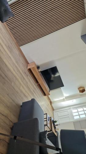 บริการและสิ่งอำนวยความสะดวก, Maison centre ville avec jardin in ชาลอง