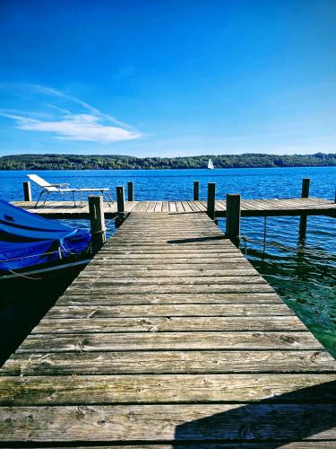 Sommertraum mit eigenem Steg und Liegewiese