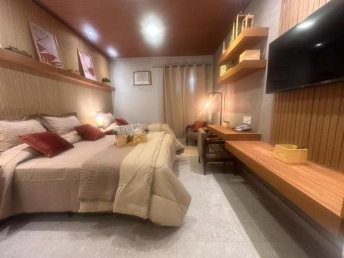 1 queen bed, 2 twin beds