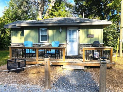 The Bloomfield: Westlake Couple's Cottage