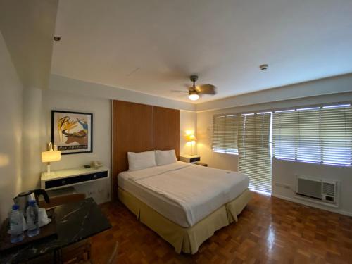 The Clipper Hotel