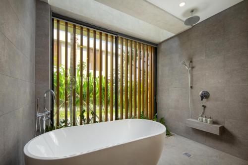 Villa Selong Belanak - Private Beach Access