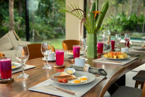 Villa Selong Belanak - Private Beach Access