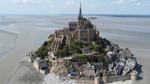 Le Chalet du Clos Giot in Saint Vaast La Hougue