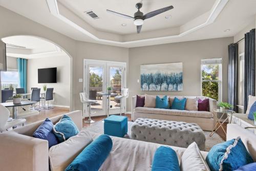 Brand New Lake Travis Estate - Awesome Pool in Lakeway (TX)