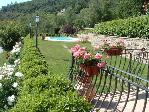 Kert, Casa Ivan near Cortona by PosarelliVillas in Portole