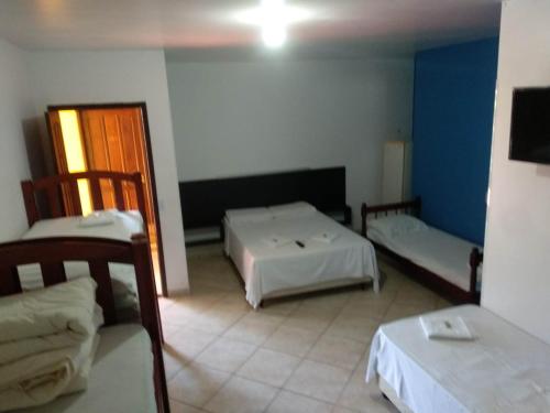 1 double bed, 8 twin beds