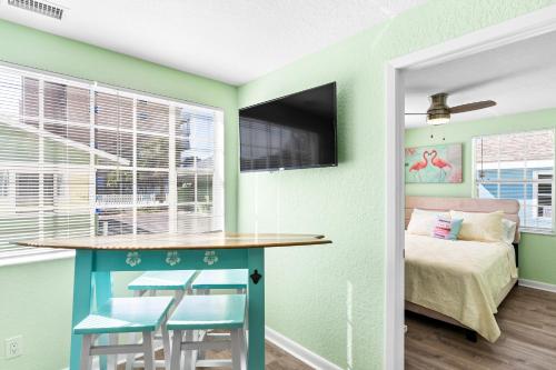 Canary Beach Cottage in Clearwater Beach, USA