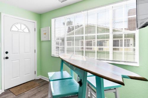 Canary Beach Cottage in Clearwater Beach, USA