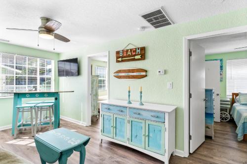Canary Beach Cottage in Clearwater Beach, USA