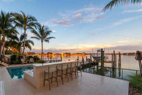 Bayside Paradise Mansion in Indian Rocks Beach