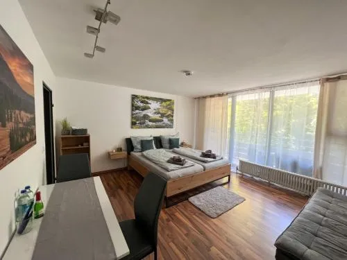 Helle FeWo am Waldrand - mit Balkon, Pool, Sauna & Freizeitgelände in Freyung, Deutschland