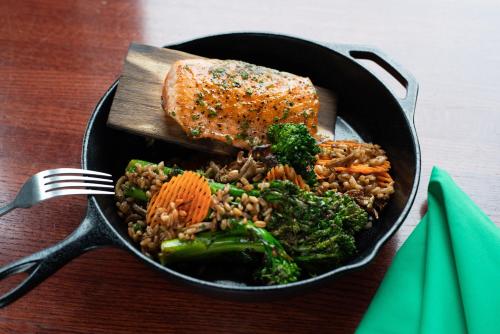 Irish Cottage Inn & Suites - image 10