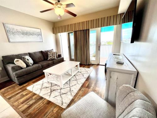 New Listing: Water Views, Beach, West end near 30A in Panama City (FL)