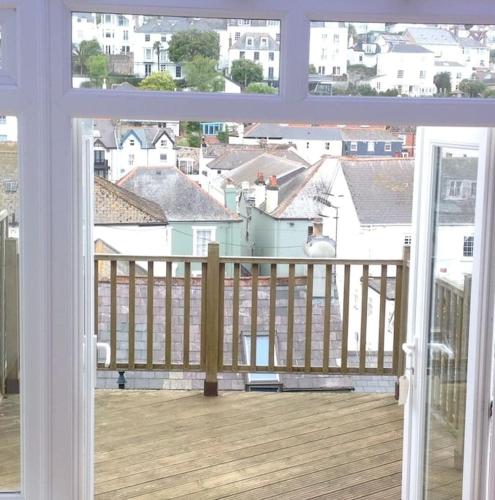 Peaceful, central Dartmouth location. Sleeps 6 in Dartmouth