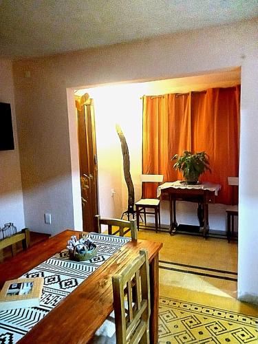 Fasiliteter, La Casa de los Viejos in Minas