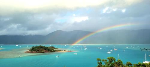 The Haven View - Airlie Beach