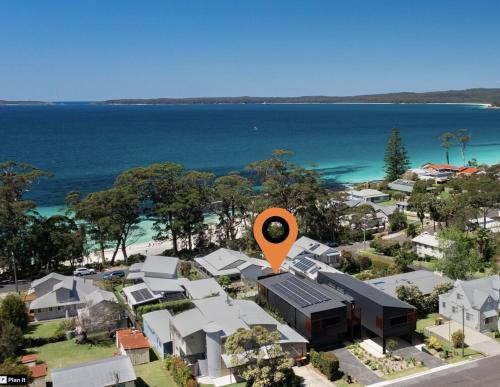 Hyams Beach House A - Brand new lux beach Oasis