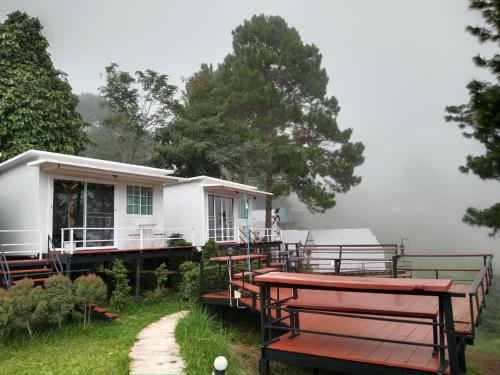 White House At เขาค้ออินไซด์ฮิลล์, Khao Kho