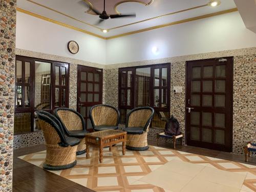 ห้องส่วนกลางสำหรับนั่งเล่น/ดูทีวี, Divine Homestay in จันทิฆาต