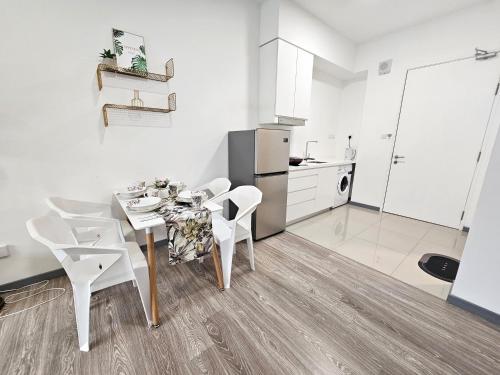 Bangsar South Apartment by Sarah's Lodge @ SouthLink Lifestyle Apartment near Pantai Dalam