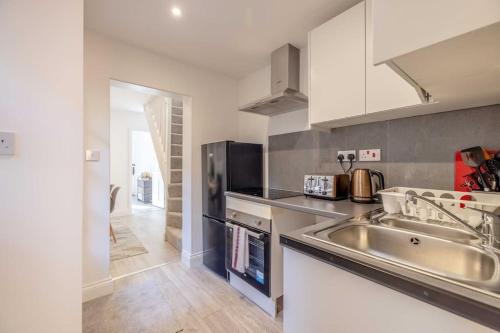 Cosy Cottage Your Central Windsor Retreat - By Tempstay, Windsor (zdjęcie 7)