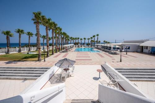 Mammis Beach Hotel - image 7