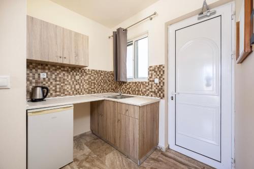 Mammis Beach Hotel - image 9