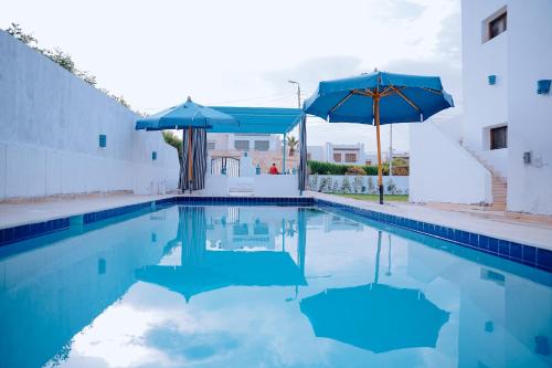 4 bedrooms villa with private pool in Tunis village faiuym