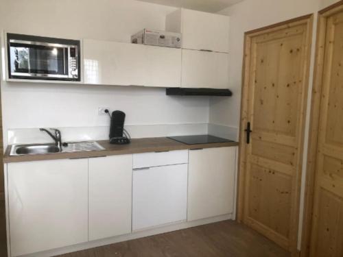 virtuve, Appartement cosy val louron au pied des pistes in Adervielle-Pouchergues
