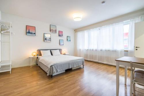  Bright & Central Studio Home Office & Netflix, Ferienwohnung in Zürich