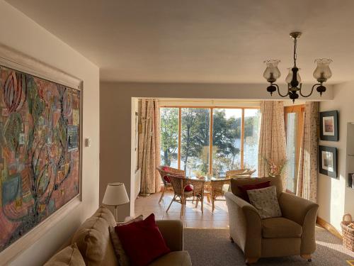 Bluebell lake house in Aghnablaney