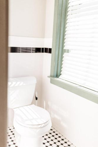 The Penthouse- Heart of OTR w/Rooftop Terrace