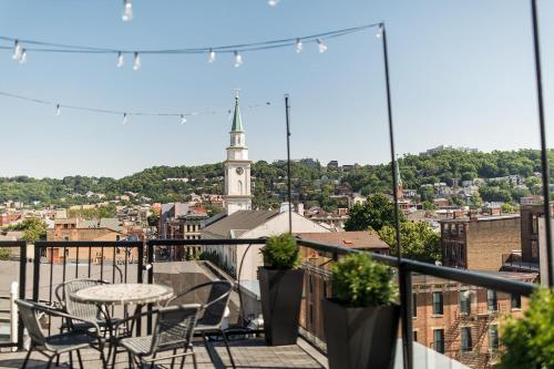 The Penthouse- Heart of OTR w/Rooftop Terrace in Cincinnati, USA