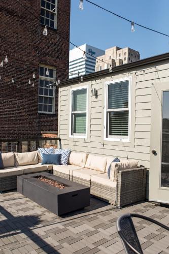 The Penthouse- Heart of OTR w/Rooftop Terrace in Cincinnati, USA