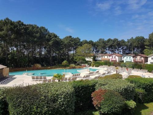 DOMAINE DU GOLF LACANAU Maison 3 ch, piscine 500 m², Golf, proche océan