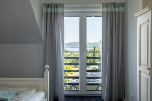 4 Pory Roku Apartamenty Domki Pokoje - image 11