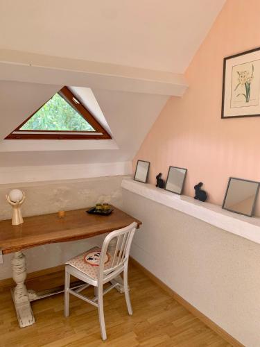 Le Logis de la Chouette in เฌอเนอวิต แทรฟ คูโนลต์