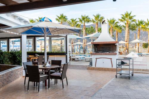 Mammis Beach Hotel - image 8