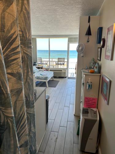 OB Oceanfront Studio - closest to the beach