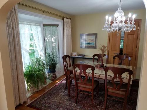 1936 Art & International Home in แลนเคสเตอร์ (OH)