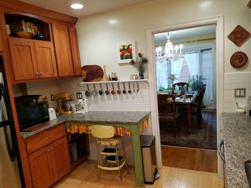 ห้องครัว, 1936 Art & International Home in แลนเคสเตอร์ (OH)