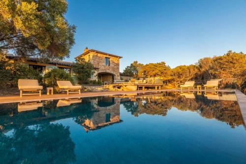 Villa Sud Corse 6ch piscine 27m, accès mer