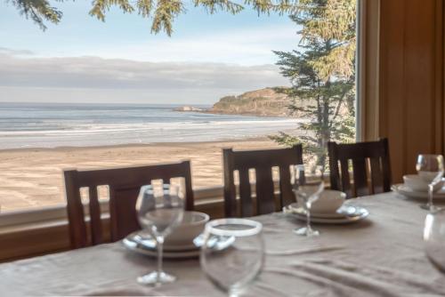 Agate Beach Oceanfront Suite A thumb 3