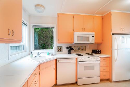 Agate Beach Oceanfront Suite A detail
