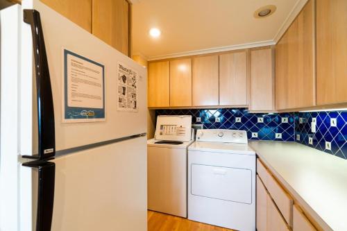 Agate Beach Oceanfront Suite B - main image