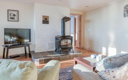 Agate Beach Oceanfront Suite B - image 7